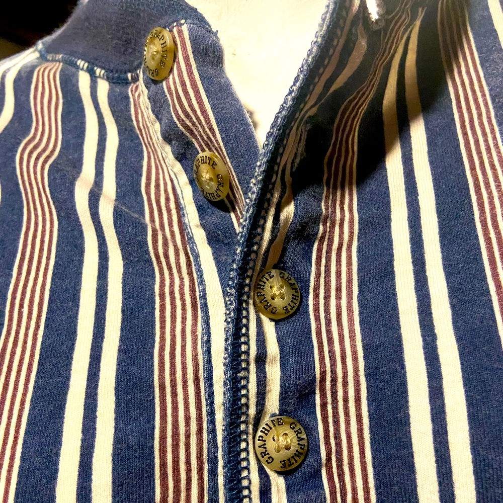 CLEAN Vintage 90s Graphite Brand Henley Collar Shirt